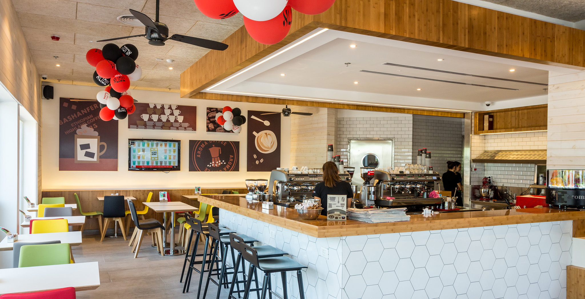 Seating area and counter of the Dor Alon Gan Yavne branch