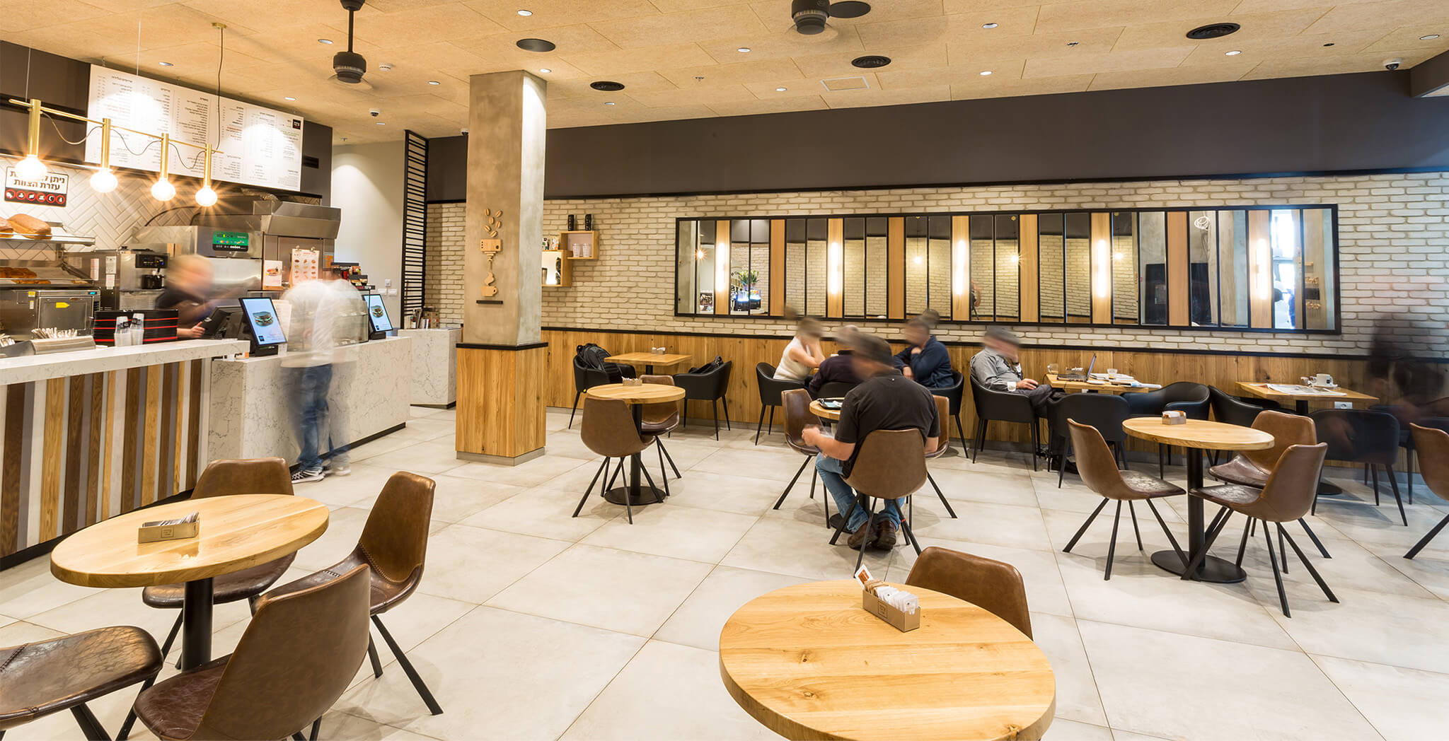 Internal seating area Gan Yavne Mall