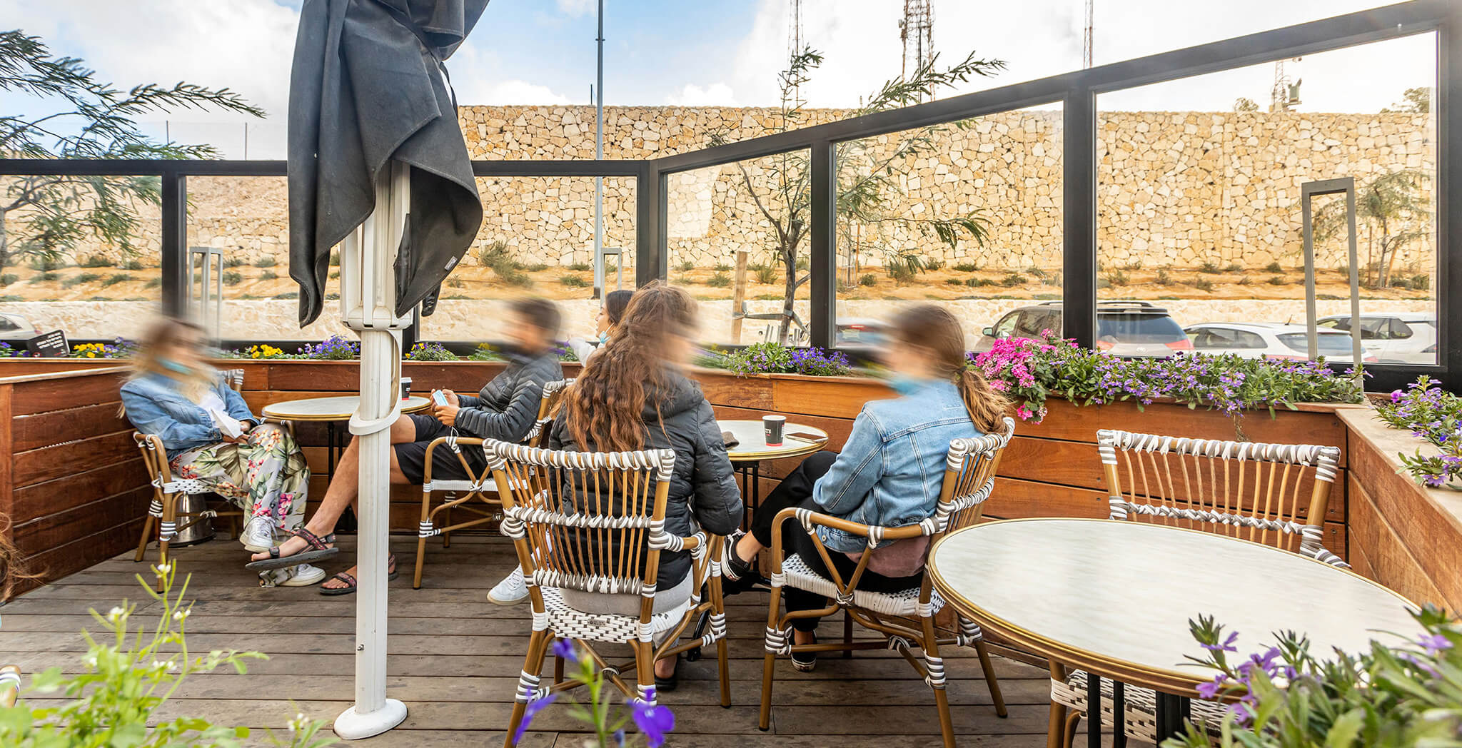 Outdoor seating area Mitzpe Ramon branch